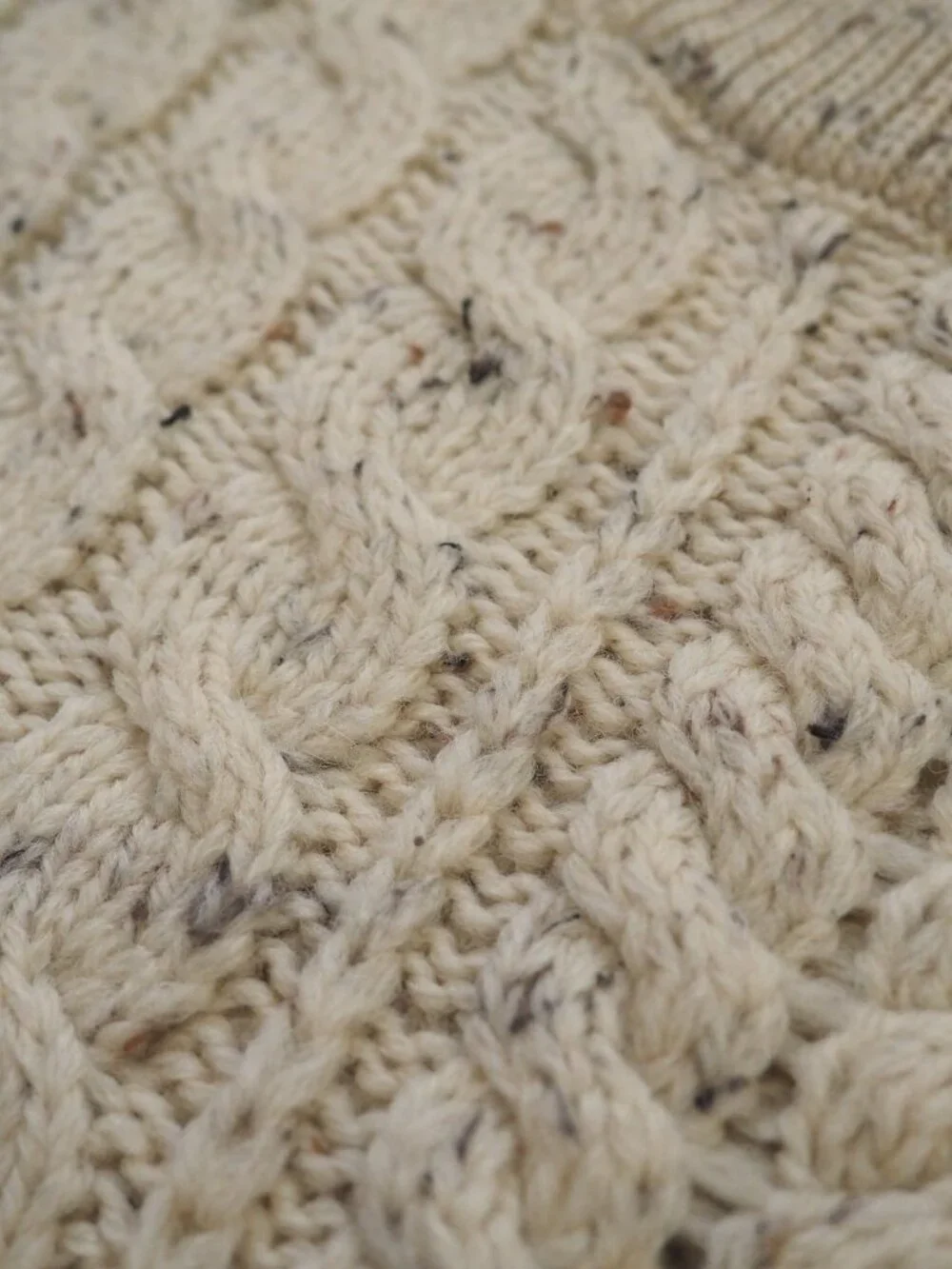 Vintage Cottage Knitwear Aran by Classic Knits Chunky Fisherman Cable Knit - Picture 5 of 9